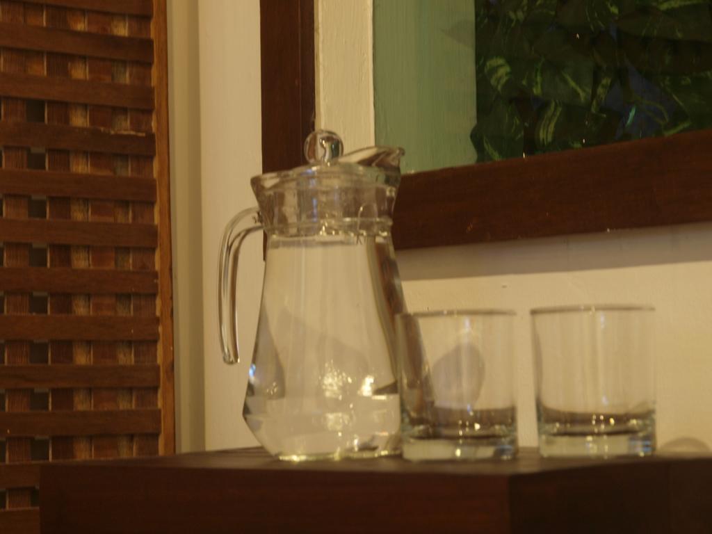 Flores Gallery Hotel Bandung Buitenkant foto