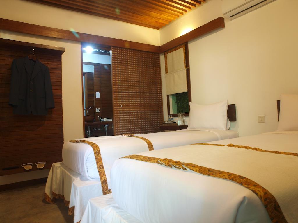 Flores Gallery Hotel Bandung Buitenkant foto